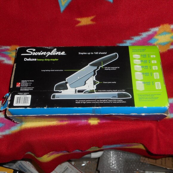 Swingline Deluxe Heavy-Duty Stapler 160-Sheet Capacity Model #39005 - Picture 2 of 7